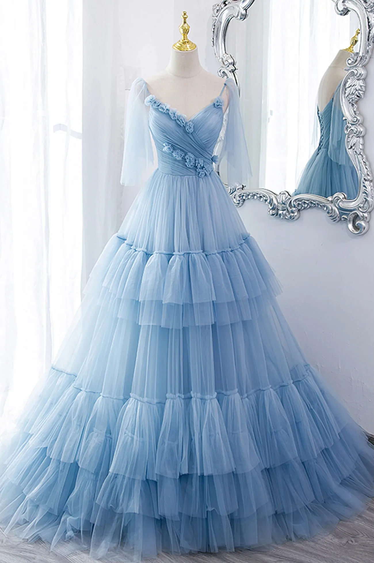 A-Line Tulle Long Prom Dresses V-Neck Spaghetti Strap Long Princess Dresses