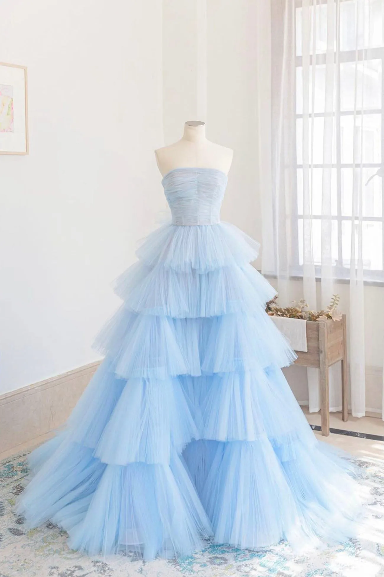 Blue Layers Tulle Long Prom Dresses A-Line Strapless Evening Dresses