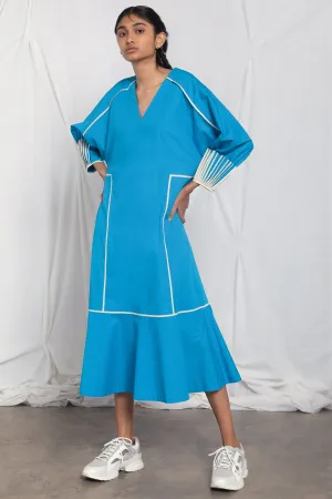 Shift dress with pleated sleeves