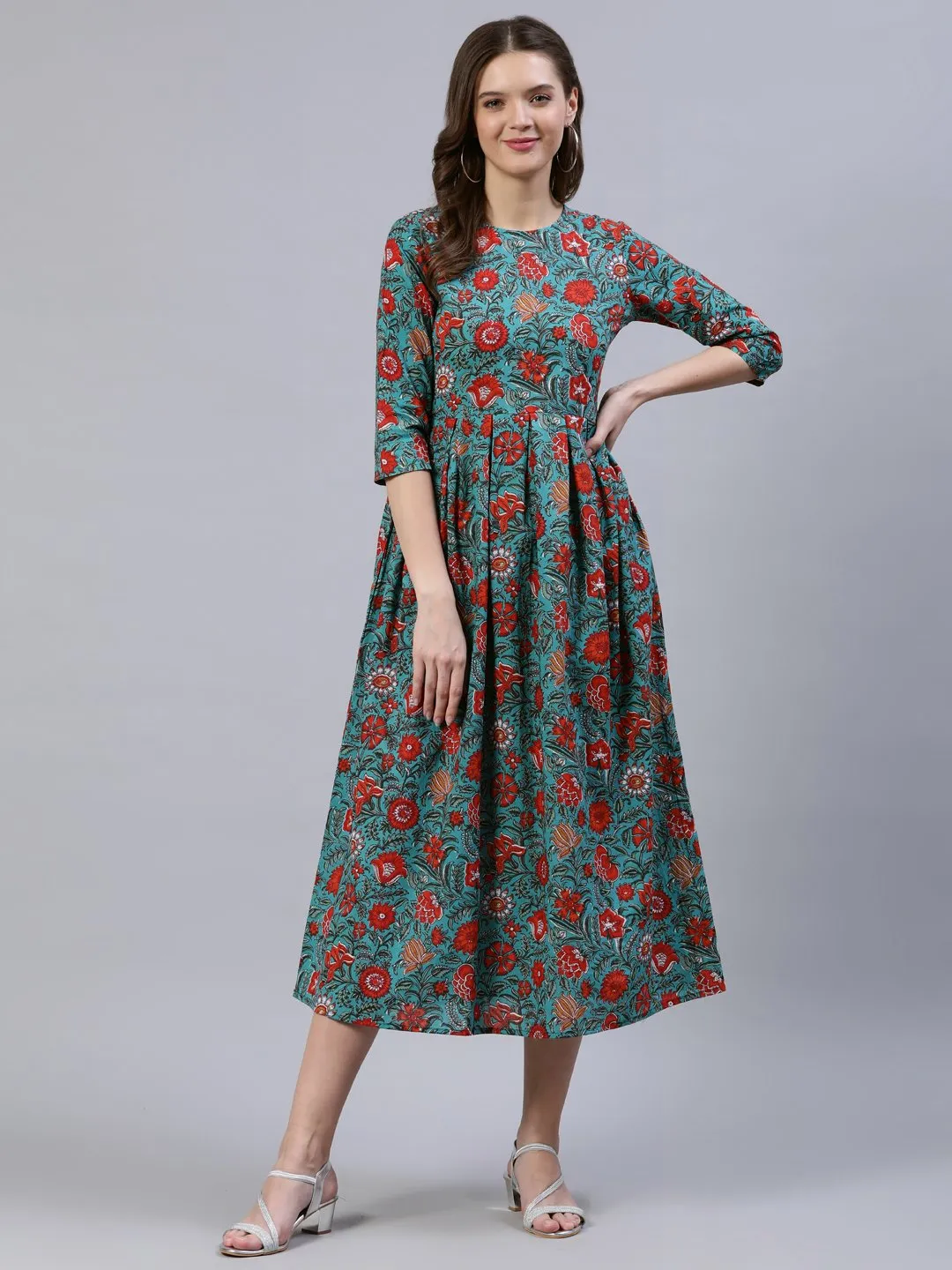 Women Green Floral Printed Dress With Three Quarter Sleeves