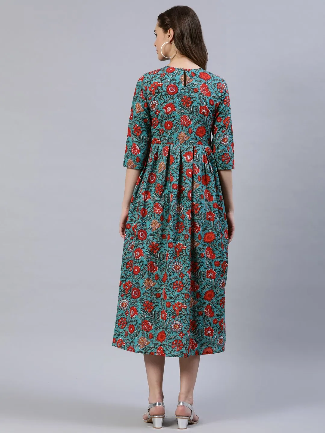 Women Green Floral Printed Dress With Three Quarter Sleeves