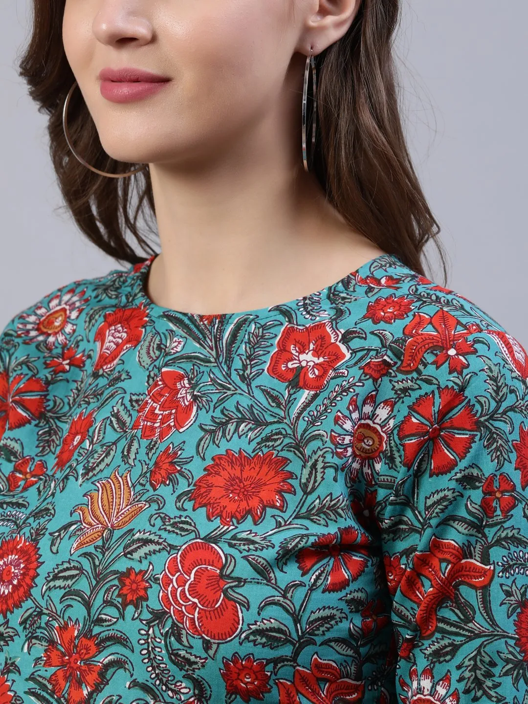 Women Green Floral Printed Dress With Three Quarter Sleeves